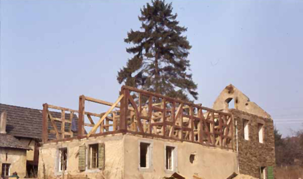 Frühjahr 1980 - die ehemalige Ackermühle wird abgebaut.
