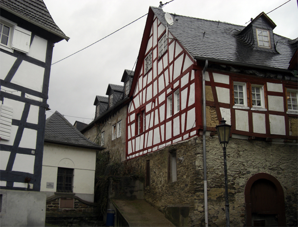 Blick in die Große Brunnengasse von Fahr am Rhein am 7. Januar 2012